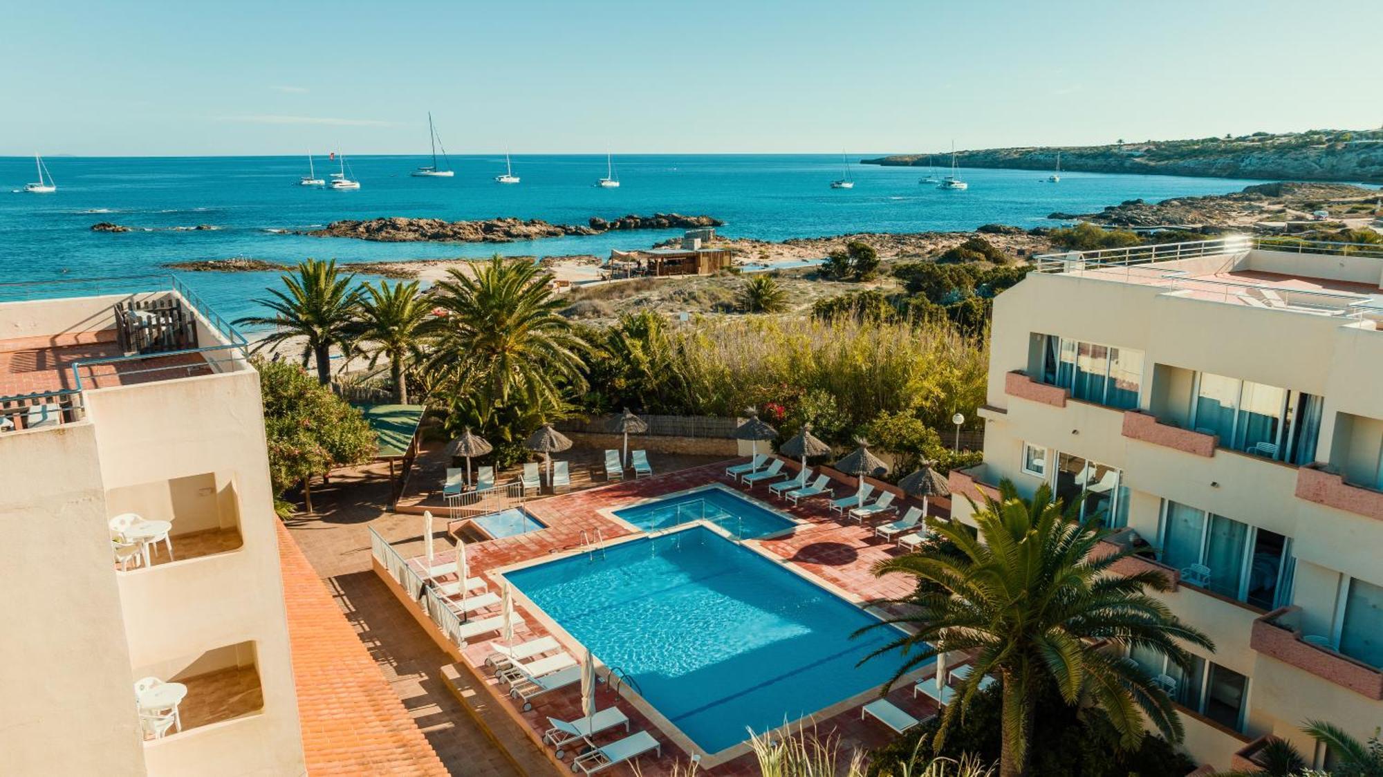 Apartamentos Portu Saler Es Pujols Exterior photo