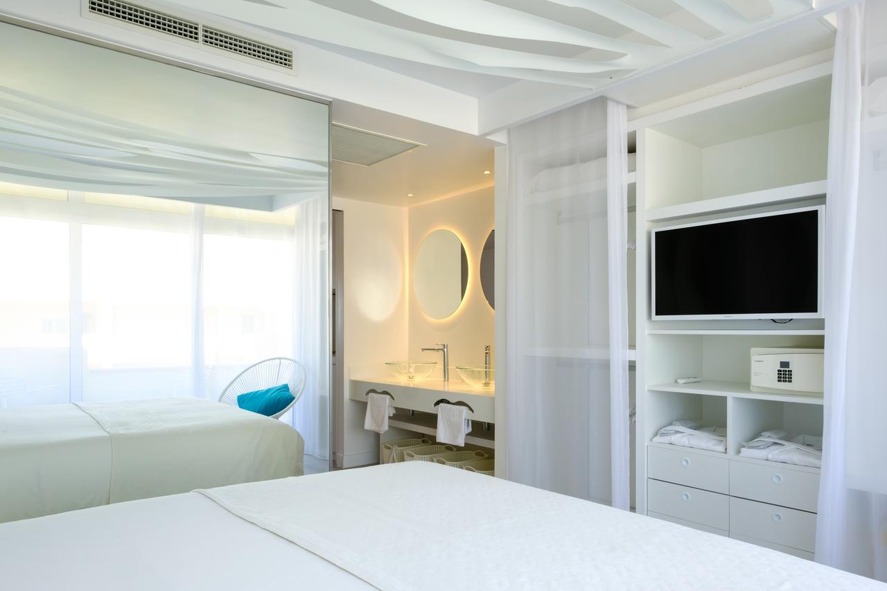 Apartamentos Portu Saler Es Pujols Exterior photo