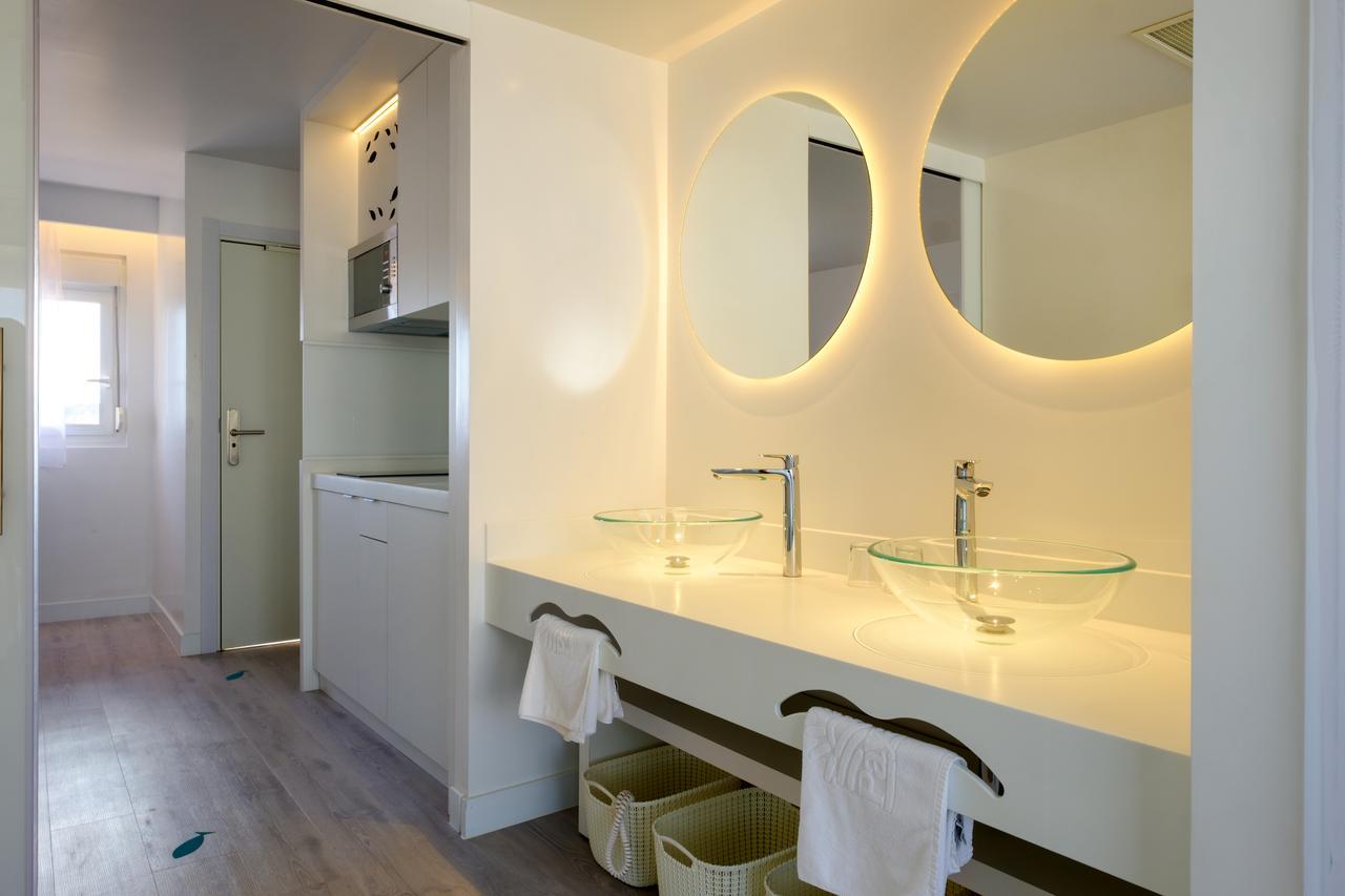Apartamentos Portu Saler Es Pujols Exterior photo